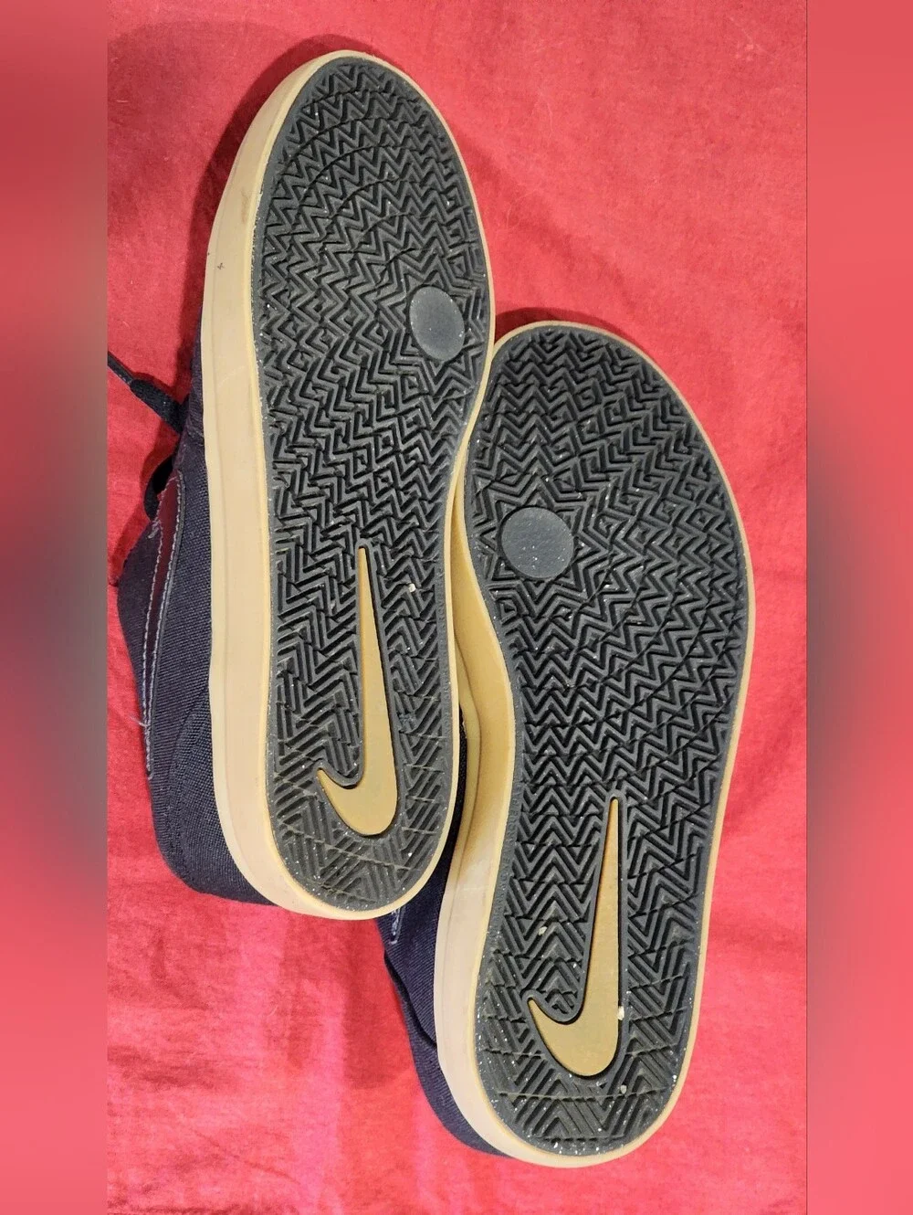 NIKE | SB Check Solarsoft Canvas Sneakers | Black | US Womens 8.5/EU 39